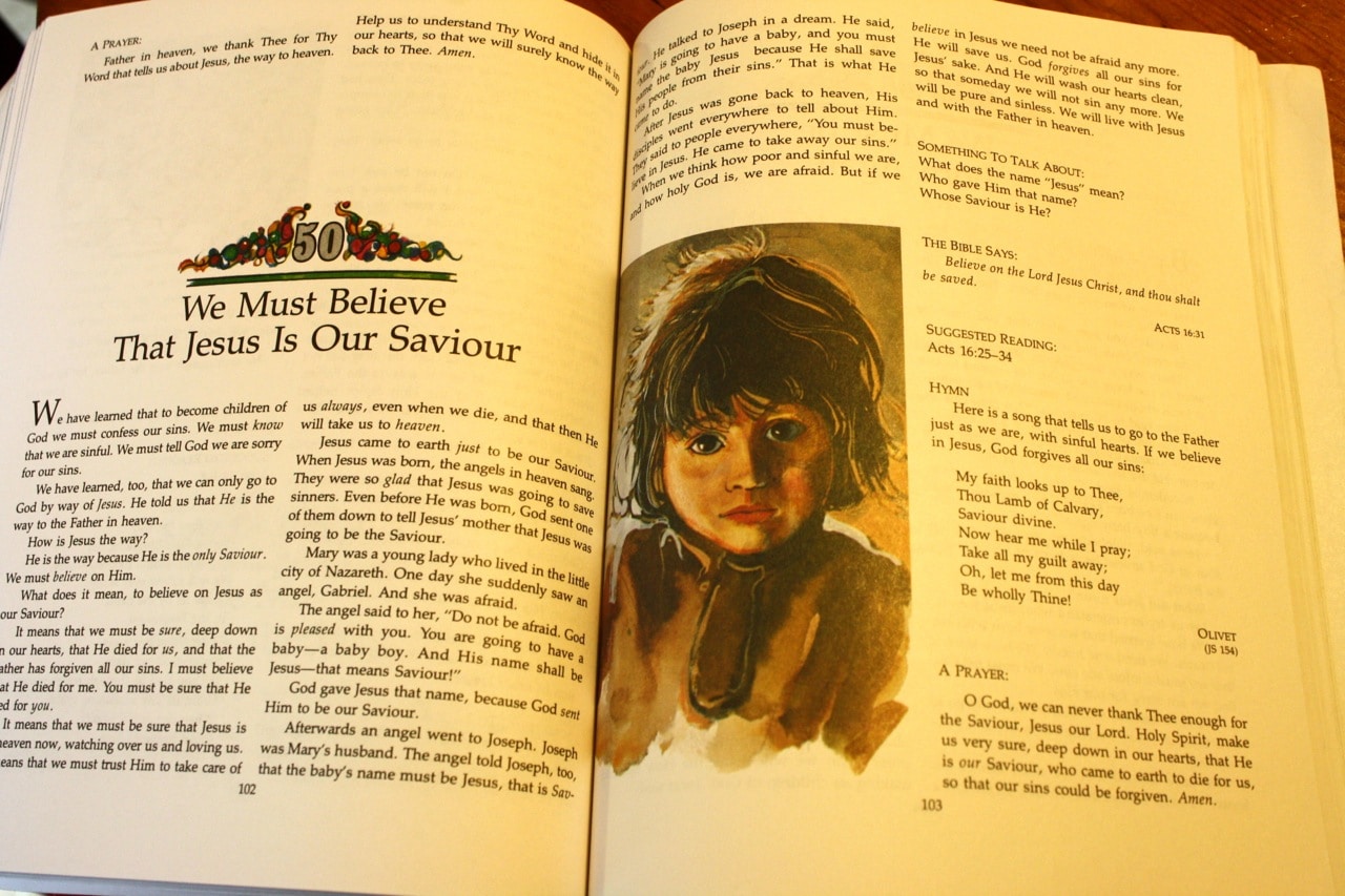 A Leading Little Ones to God review and how to use this Bible story devotional in your homeschool in simple, memory-building ways to discuss basic Bible truths. 