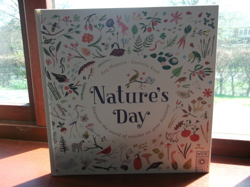 I have the cutest book to review for you today, another great addition to your bookshelf. Natures Day is written by Kay Maguire and illustrated by Danielle Kroll. The quality of this book is wonderful.